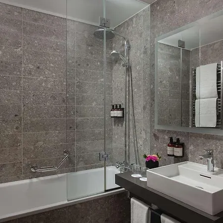 Hotell Nh Collection Life 4*