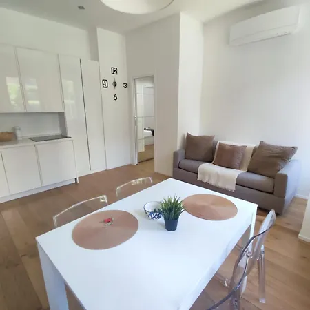Regina In Porta Lodovica - Wifi E Breakfast Box Appartamento