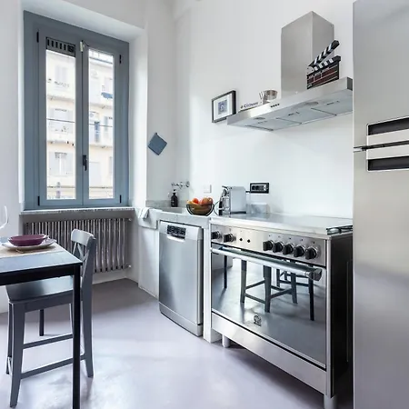 Stylish Industrial Flat * 밀라노