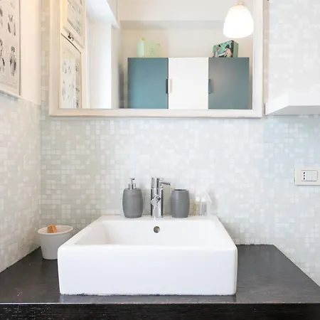 Apartment Caracciolo Sempione Fiera By Halldis Milan
