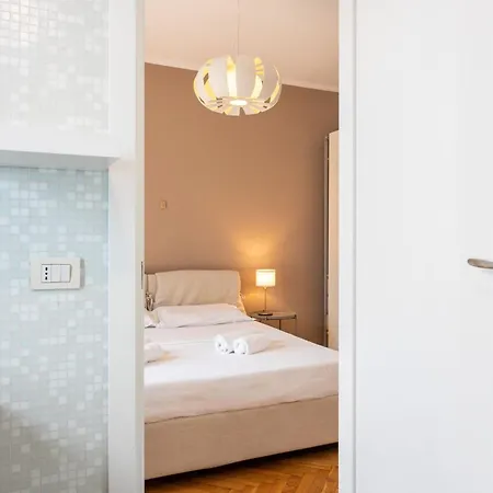 Caracciolo Sempione Fiera By Halldis Apartment Milan