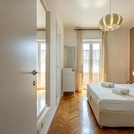 Caracciolo Sempione Fiera By Halldis Apartment