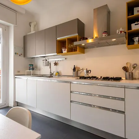 Caracciolo Sempione Fiera By Halldis Apartment