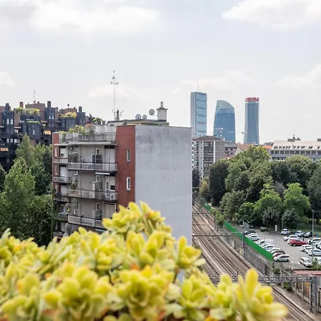 Caracciolo Sempione Fiera By Halldis Apartment