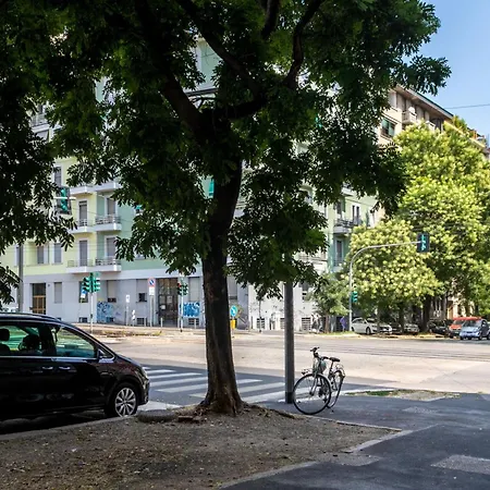 Apartment Caracciolo Sempione Fiera By Halldis Milan