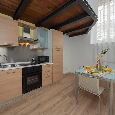 Апартаменты Stazione A 10min A Piedi, Porta Venezia - Corso Buenos Aires, Metro A 200m *