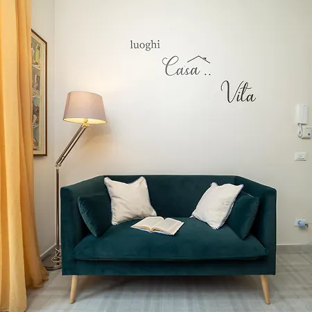 Stylish Flat With Balcony - 15 Min To Duomo