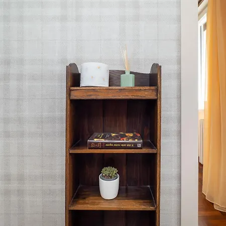Stylish Flat With Balcony - 15 Min To Duomo