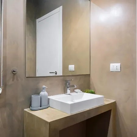 And Cozy In Porta Romana By Easylife Apartment