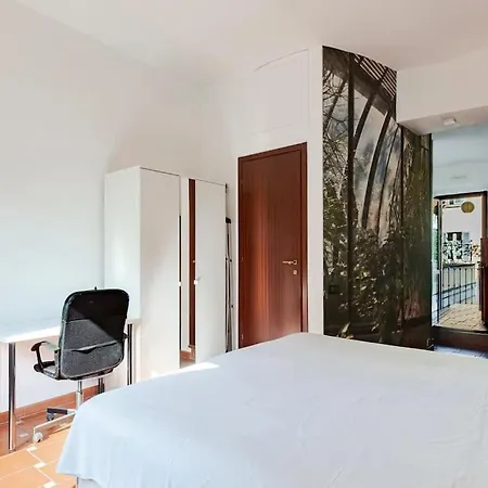 Alessandro 10 Mins Duomo * Milánó