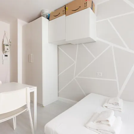 Guesthost - Cosy -m3 Yellow Line Affori Fn