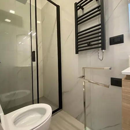 Modern 3 Bedrooms *
