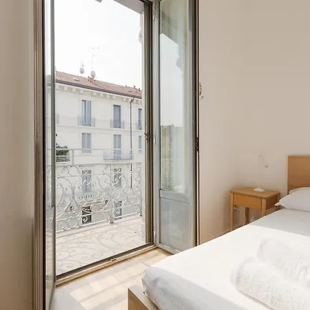 Guesthost - Garibaldi & Isola District Functional