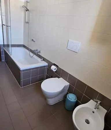 Appartement Bicocca, Free Parking, Private Garage, Metro M5 200M, Garden, Kids & Pet Friendly Milaan