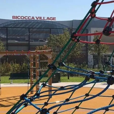 Bicocca, Free PARKING, Private Garage, Metro M5 200m, Garden, Kids&Pet Friendly * Milán