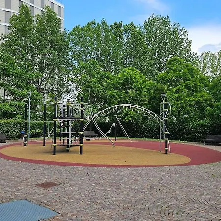 Free Parking Garage, Bicocca, Metro M5 A 200mt, 13th Floor, Giardino Con Giochi *