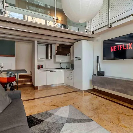Loft Elegante In Centro In Zona Signorile - Davanti Metro Apartmán *