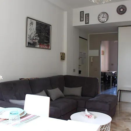 Your Place In Apartment *