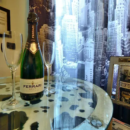 Stupendo Di Design A Tema America- Potente Wi-fi Ottimo Il Collegamento Con Aeroporto Di Malpensa E Rho Fiera, Vicino Metro Διαμέρισμα *