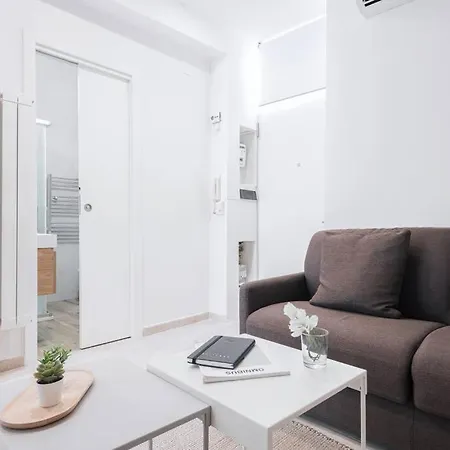Apartment Easylife - Comfy Flat A Few Steps From Navigli Milan