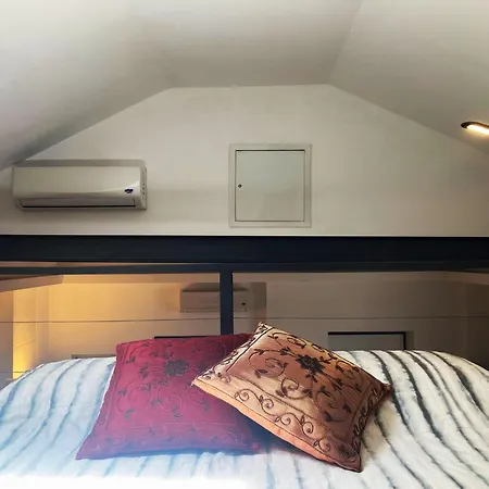 Cozy And Bright Flat In Isola 아파트
