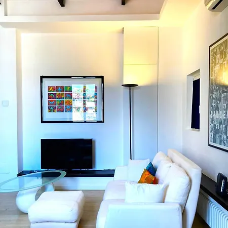 Cozy And Bright Flat In Isola 아파트