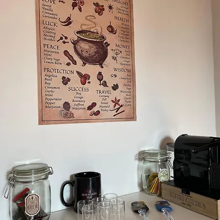 Harry Potter House - 10 Min To *