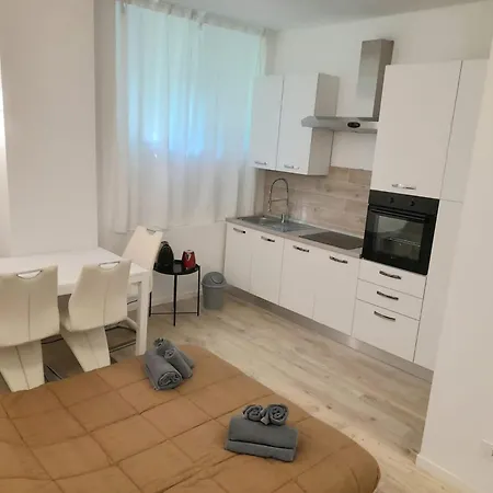 K Citylife Fiera Apartment *