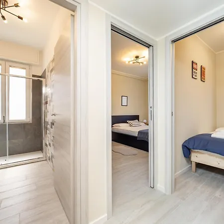 Modern 2br With Private Balcony, Steps To Metro شقة *