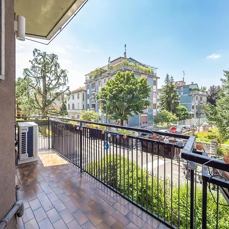 Modern 2br With Private Balcony, Steps To Metro * Milan