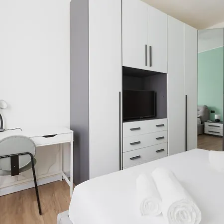 شقة Guesthost - Corso Lodi Modern With Balcony