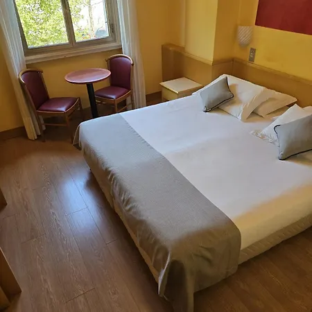 מלון Mokinba Sant'ambroeus 3*