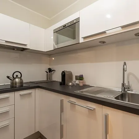 Apartment Beplace In Duomo Milan