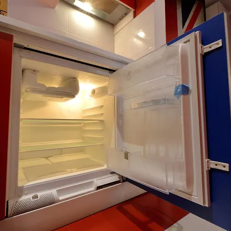 아파트 Bellissimo Mini Deluxe Di Design E A Tema Inghiterra - Potente Wi-fi Ottimo Il Collegamento Con Aeroporto Di Malpensa E Rho Fiera, Vicino A 3 Linee Metropolitane