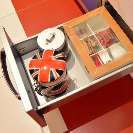 아파트 Bellissimo Mini Deluxe Di Design E A Tema Inghiterra - Potente Wi-fi Ottimo Il Collegamento Con Aeroporto Di Malpensa E Rho Fiera, Vicino A 3 Linee Metropolitane *