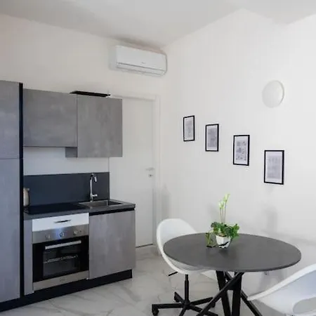 Santa Marta Esclusivo Attico In Duomo Milano