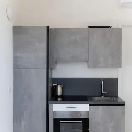 Santa Marta Esclusivo Attico In Duomo 아파트 *