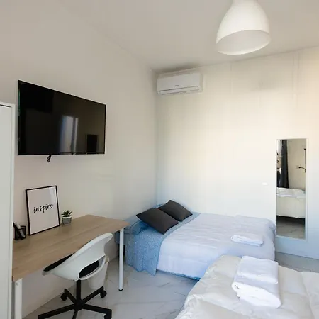 Behind Duomo * Μιλάνο