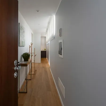 Elegant In The Heart Of Apartment *