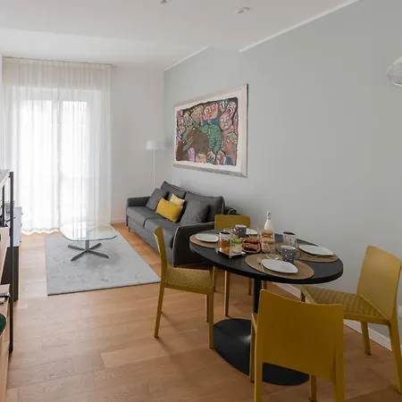 Apartment Elegant In The Heart Of Milan
