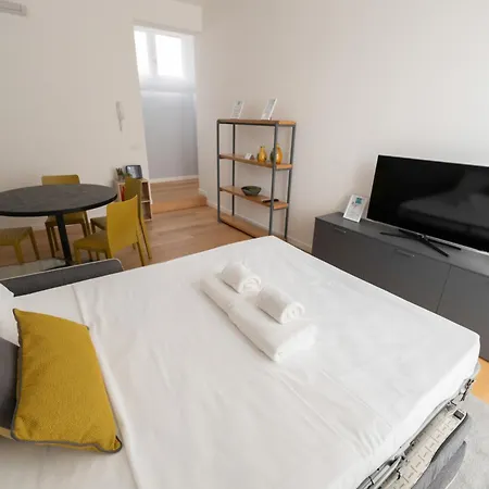 Elegant In The Heart Of Apartment Milan