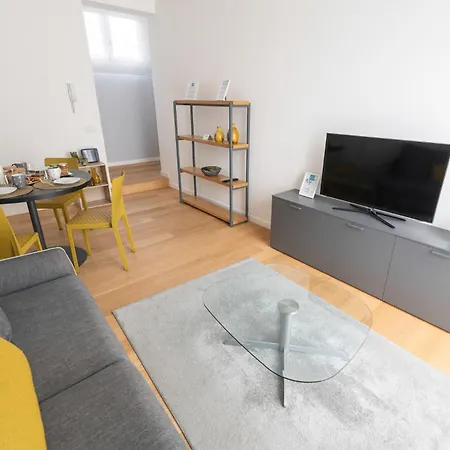 Apartment Elegant In The Heart Of Milan