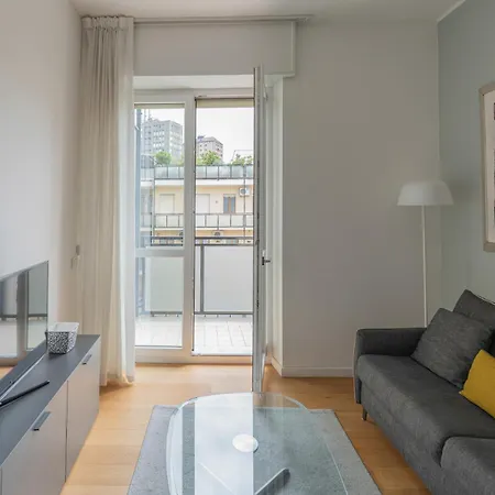 Elegant In The Heart Of Apartment Milan