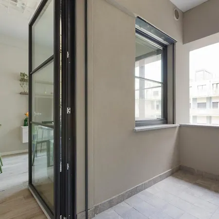 Appartement Superior With Veranda And Shared Swimming Pool Milaan