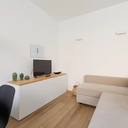 Apartamento Guesthost - Affori Centro M3 Lovely