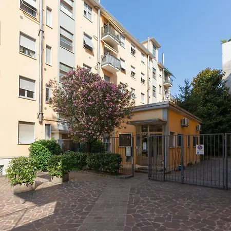 Guesthost - Affori Centro M3 Lovely Milán