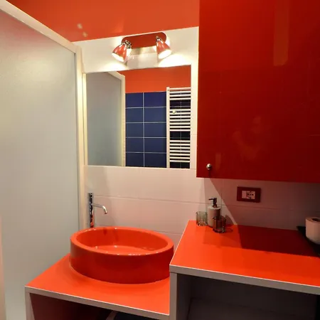 Bellissimo Mini Deluxe Di Design E A Tema Inghiterra - Potente Wi-fi Ottimo Il Collegamento Con Aeroporto Di Malpensa E Rho Fiera, Vicino A 3 Linee Metropolitane