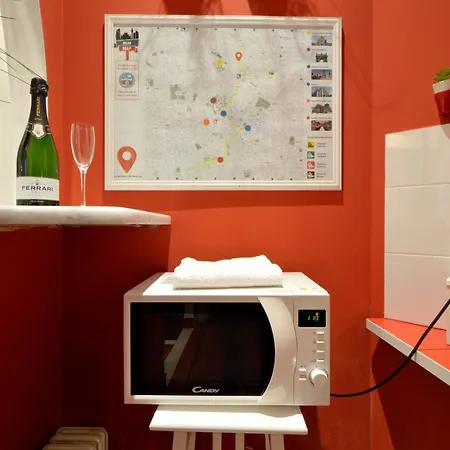 Bellissimo Mini Deluxe Di Design E A Tema Inghiterra - Potente Wi-fi Ottimo Il Collegamento Con Aeroporto Di Malpensa E Rho Fiera, Vicino A 3 Linee Metropolitane *