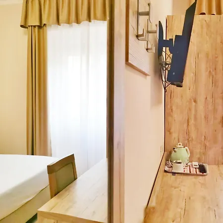 Station Group - Via Ponte Seveso 18 Pensjonat