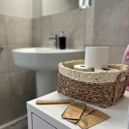 Apartmán In Garibaldi Station And Self Check In 4 People Milán